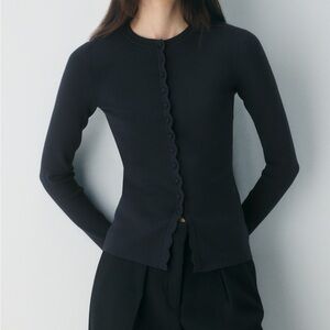 NWOT Aritzia Wilfred Navy Buttoned Cardigan